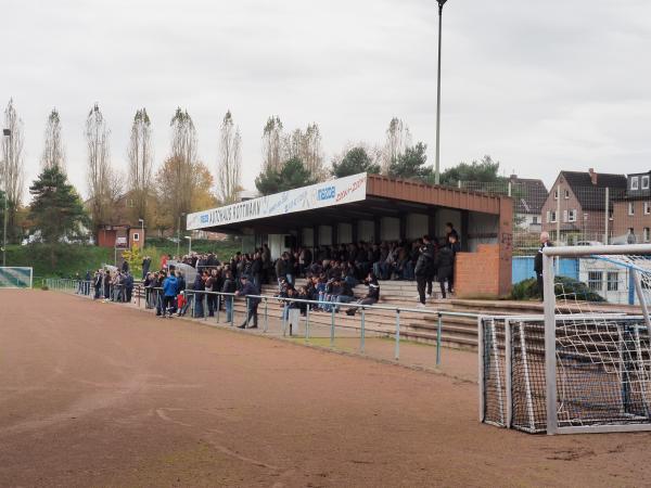 Bezirkssportanlage Loewenfeldstraße - Bottrop-Kirchhellen