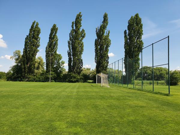 Sportovní a Tréninkové Centrum Uhříněves hřiště 4 - Praha-Uhříněves