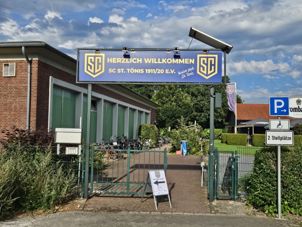 Stadion der Jahn-Sportanlage - Tönisvorst-St. Tönis