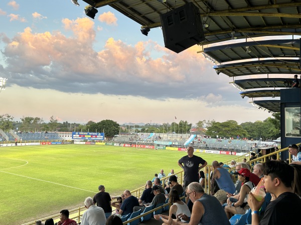 Nong Prue Stadium - Nong Prue