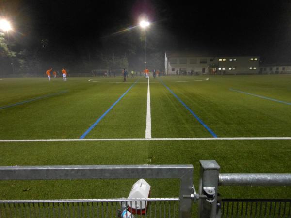 Sportplatz Harheimer Weg - Frankfurt/Main-Bonames
