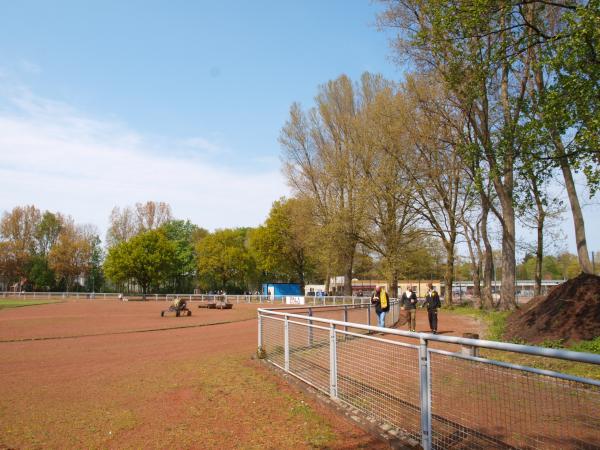 Heinrich-Hamacher-Sportpark - Duisburg-Neumühl