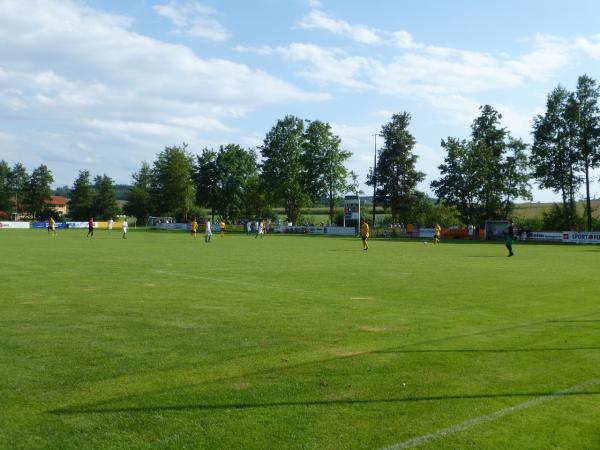 Sportanlage Am Steinbach Stadion in OrtenburgDorfbach