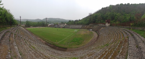 Stadioni Vladimer Bochorishvili - Tkibuli