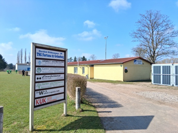 Sportanlage Pappelhofer Weg - Löwenberger Land-Grüneberg
