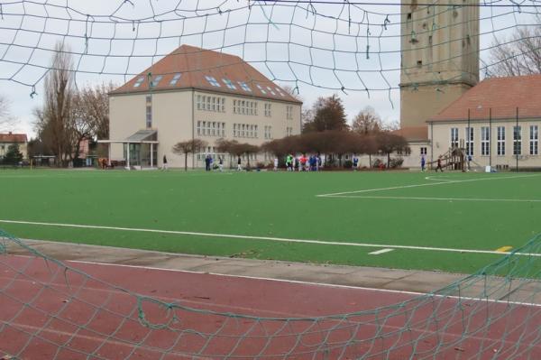 Sportplatz Grundschule am Wasserturm - Berlin-Heinersdorf