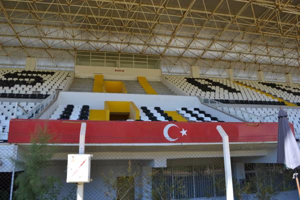 Özer Türk Stadyumu - Kuşadası