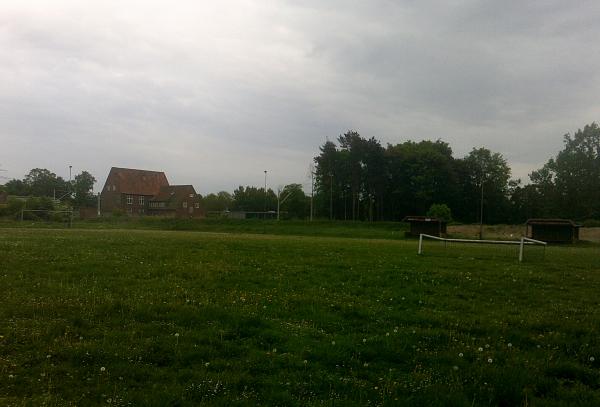 Sportanlage an den Bahnschranken C-Platz - Lübeck-Dänischburg