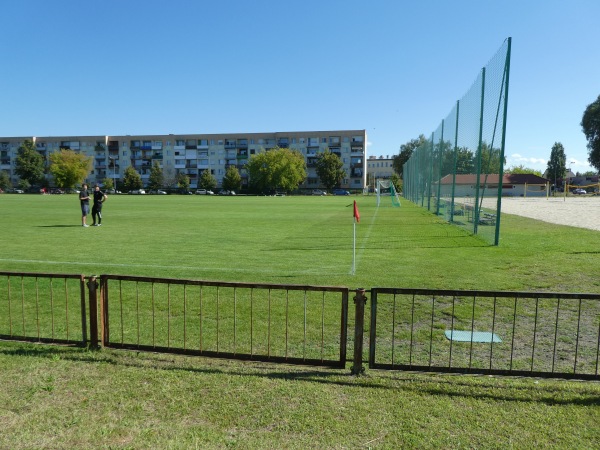 Stadion Miejski w Nowej Soli obok - Nowa Sól