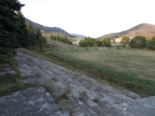 Atskuris Tsentraluri Stadioni - Atskuri