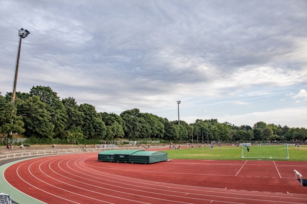 Leichtathletikstadion im Bürgerpark Nord - Darmstadt-Fasanerie