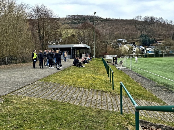 Wiesengrund-Stadion - Meschede-Grevenstein