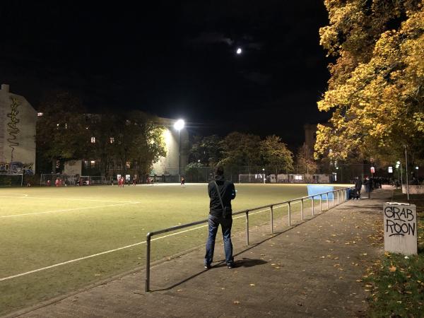 Sportplatz Wrangelstraße - Berlin-Kreuzberg