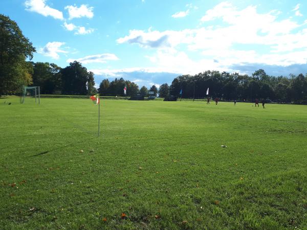 Sportanlage am Schloß - Plau am See-Karow