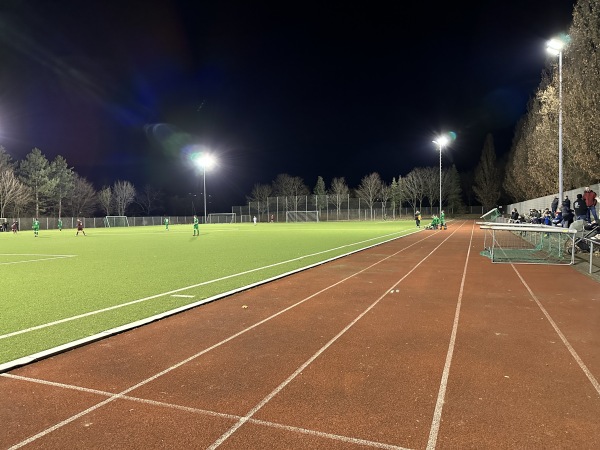 Sportplatz bei der Schönbeinhalle - Metzingen-Neugreuth