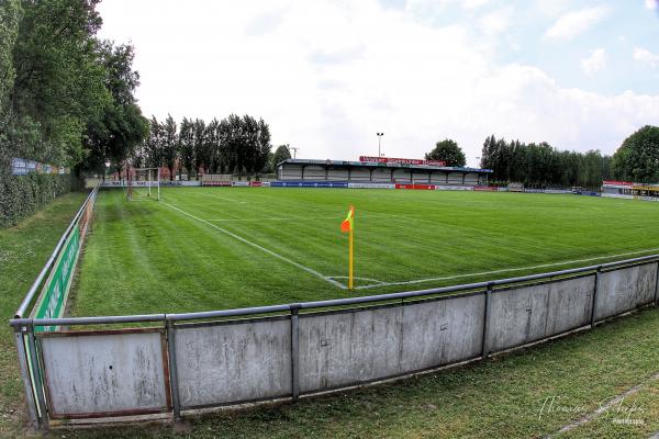 Walter-Steinkühler-Stadion - Emsdetten-Isendorf