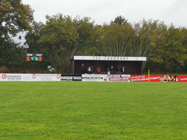 Lundbarg-Stadion - Fahrdorf