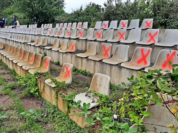 Stadion an der Landesgrenze - Hamburg-Wilhelmsburg