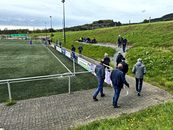 Leißefeld-Kampfbahn im Sportzentrum - Schmallenberg-Bad Fredeburg