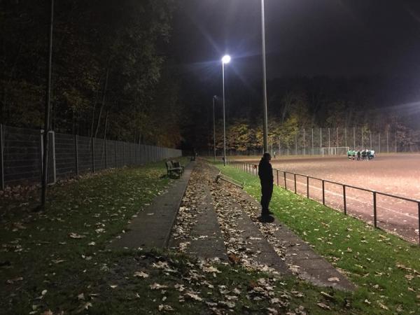 Sportplatz an der Autobahn - Köln-Rodenkirchen