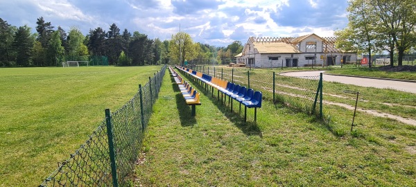 Boisko w Brzeźnicy - Brzeźnica