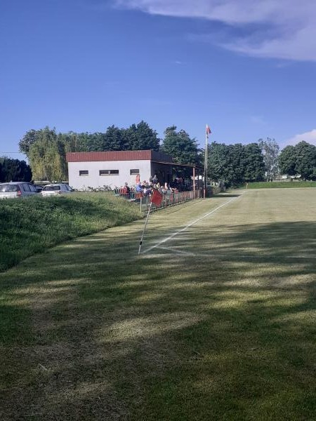 Stadion Piłkarski w Starej Dąbrowie - Stara Dąbrowa