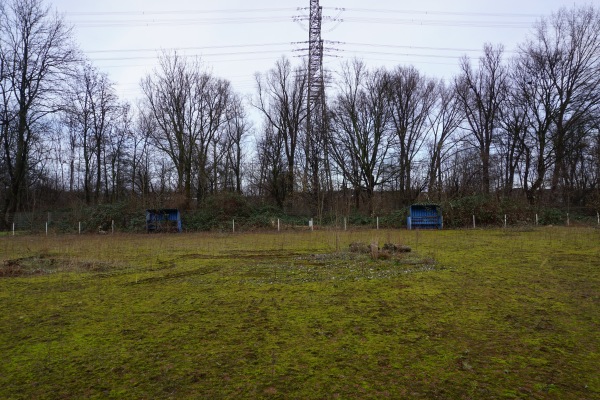 Bezirkssportanlage B8/Emsstraße - Duisburg-Fahrn
