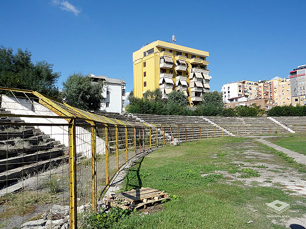 Stadiumi Selman Stërmasi - Tiranë (Tirana)