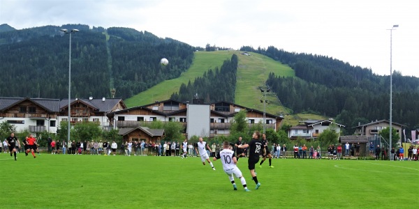 Sportzentrum Flachau Nebenplatz - Flachau