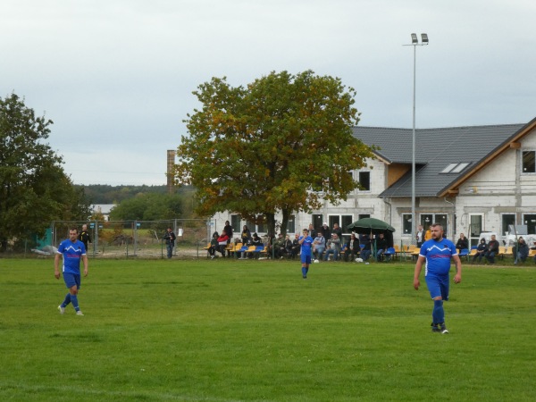 Boisko w Brzeźnicy - Brzeźnica