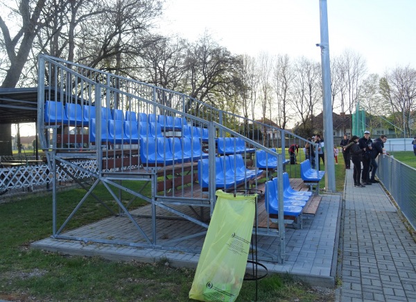 Malomkerti Sportpálya - Csepreg