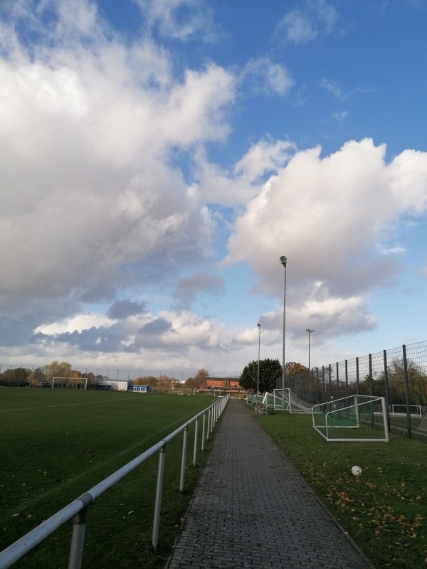 Sportzentrum Windmühlenberg B-Platz - Wolfsburg-Fallersleben