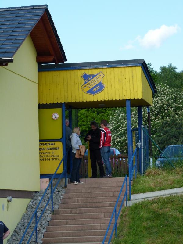 Sportplatz Niederweidbach - Bischoffen-Niederweidbach