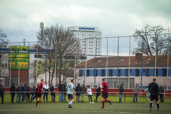 Sportpark Valznerweiher Platz 2 - Nürnberg-Zerzabelshof