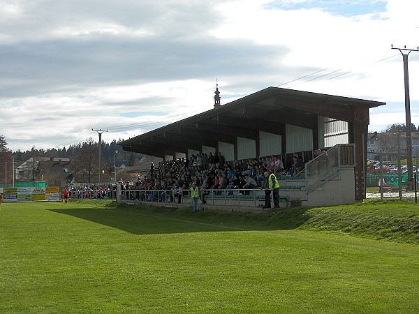 Sportplatz Heiligenkreuz - Heiligenkreuz am Waasen