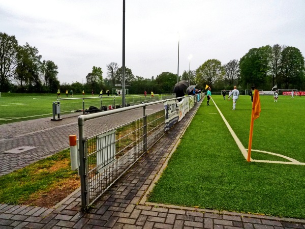 Bezirkssportanlage Am Eisenbrand Platz 4 - Meerbusch-Büderich