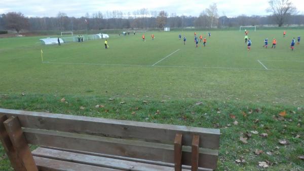 Stadion OSiR w Lubsko Boisko obok - Lubsko