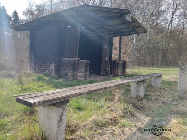 Sportplatz am Schwimmbad - Hirzenhain