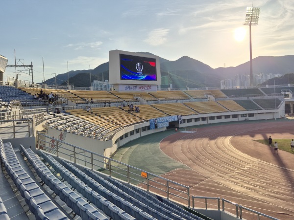 Yangsan Stadium - Yangsan