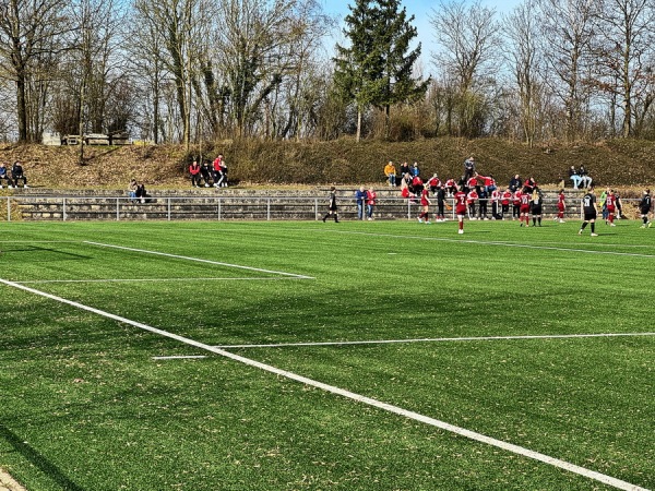 Sportplatz im Felde - Nieheim-Eversen