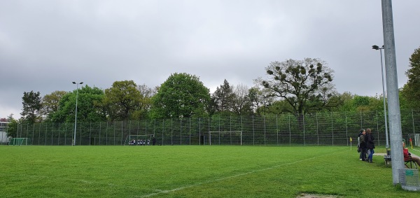Bezirkssportanlage Surheimer Weg Platz 3 - München-Sendling
