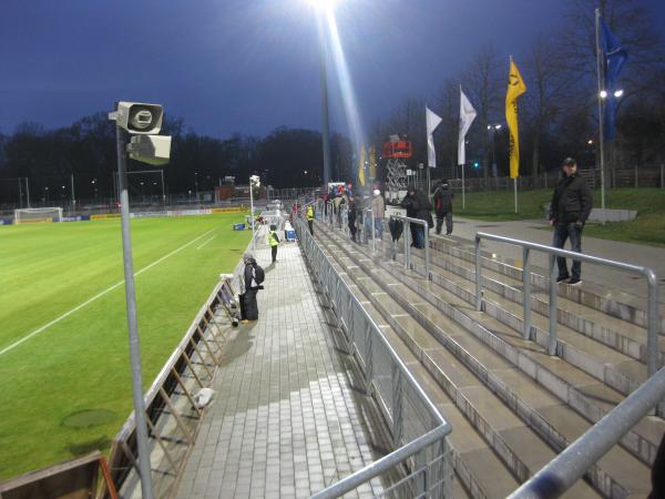 Stadion am Brentanobad - Frankfurt/Main-Rödelheim