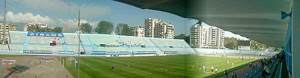 Stadiumi Kombëtar Qemal Stafa - Tiranë (Tirana)