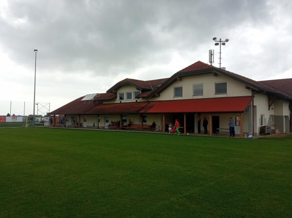 Sportplatz Hofkirchen - Hofkirchen im Traunkreis
