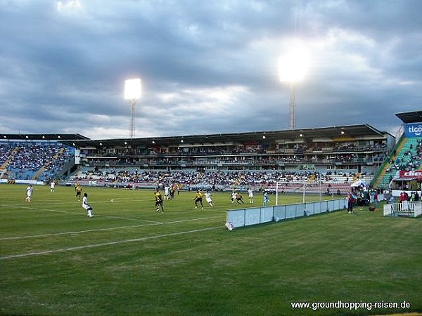 Estadio Nacional José de la Paz Herrera Uclés - Tegucigalpa