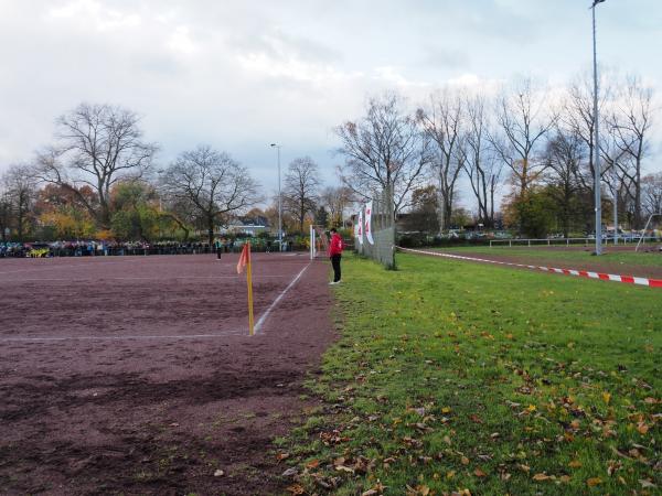 Bezirkssportanlage Lohberg Zum Fischerbusch (alt) - Dinslaken-Lohberg