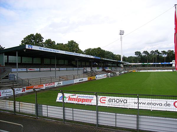 alter Zustand - Alte Tribüne