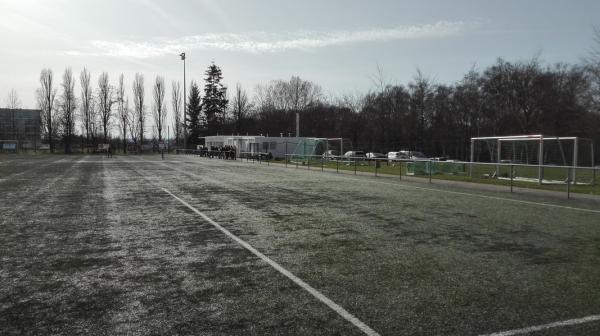 Stade Hans Sowa terrain synthétique - Lëtzebuerg (Luxembourg)