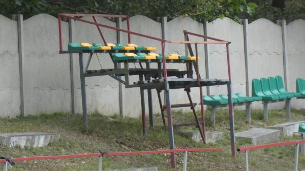 Boisko w Sieniawie Żarskiej - Sieniawa Żarska