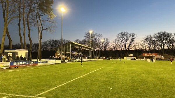 Stadion Biener Busch - Lingen/Ems-Holthausen-Biene